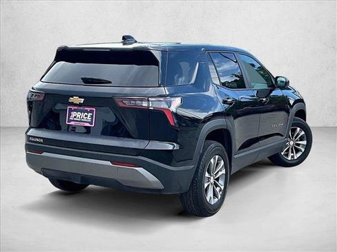 Used 2025 Chevrolet Equinox LT FWD image 2