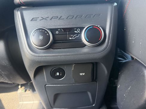 Used 2025 Ford Explorer ST-Line w/ ST-Line Street Pack AWD/4WD image 26