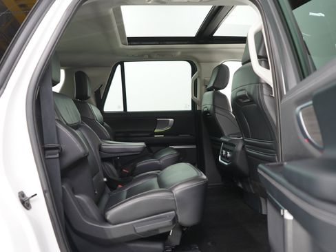Used 2025 Ford Expedition Max Platinum AWD/4WD image 14
