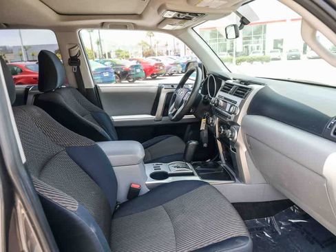 Used 2011 Toyota 4Runner SR5 w/ Convenience Pkg RWD image 16