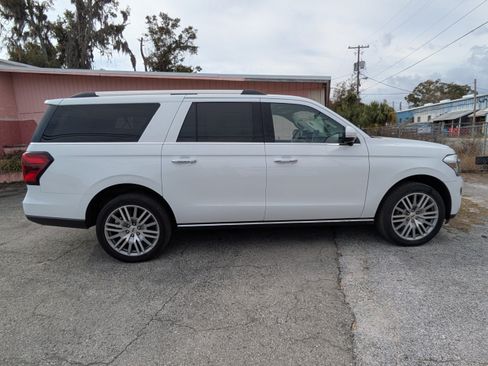 Used 2023 Ford Expedition Max Limited AWD/4WD image 3