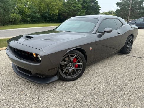 Used 2019 Dodge Challenger R/T Scat Pack RWD image 1