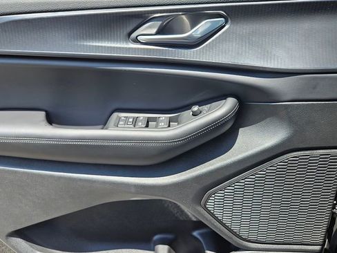 New 2025 Jeep Grand Cherokee L Laredo image 9