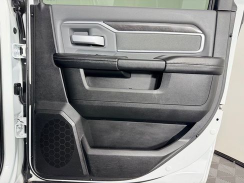 Used 2023 RAM 2500 Big Horn w/ Level 1 Equipment Group image 31