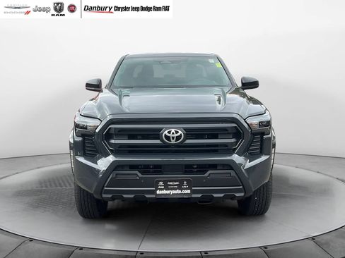 Used 2025 Toyota Tacoma SR image 2