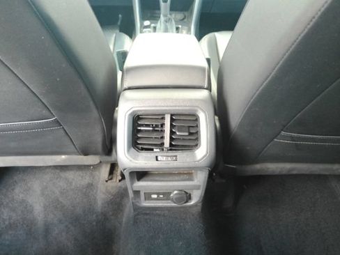 Used 2022 Volkswagen Tiguan SE w/ Panoramic Sunroof Package FWD image 26