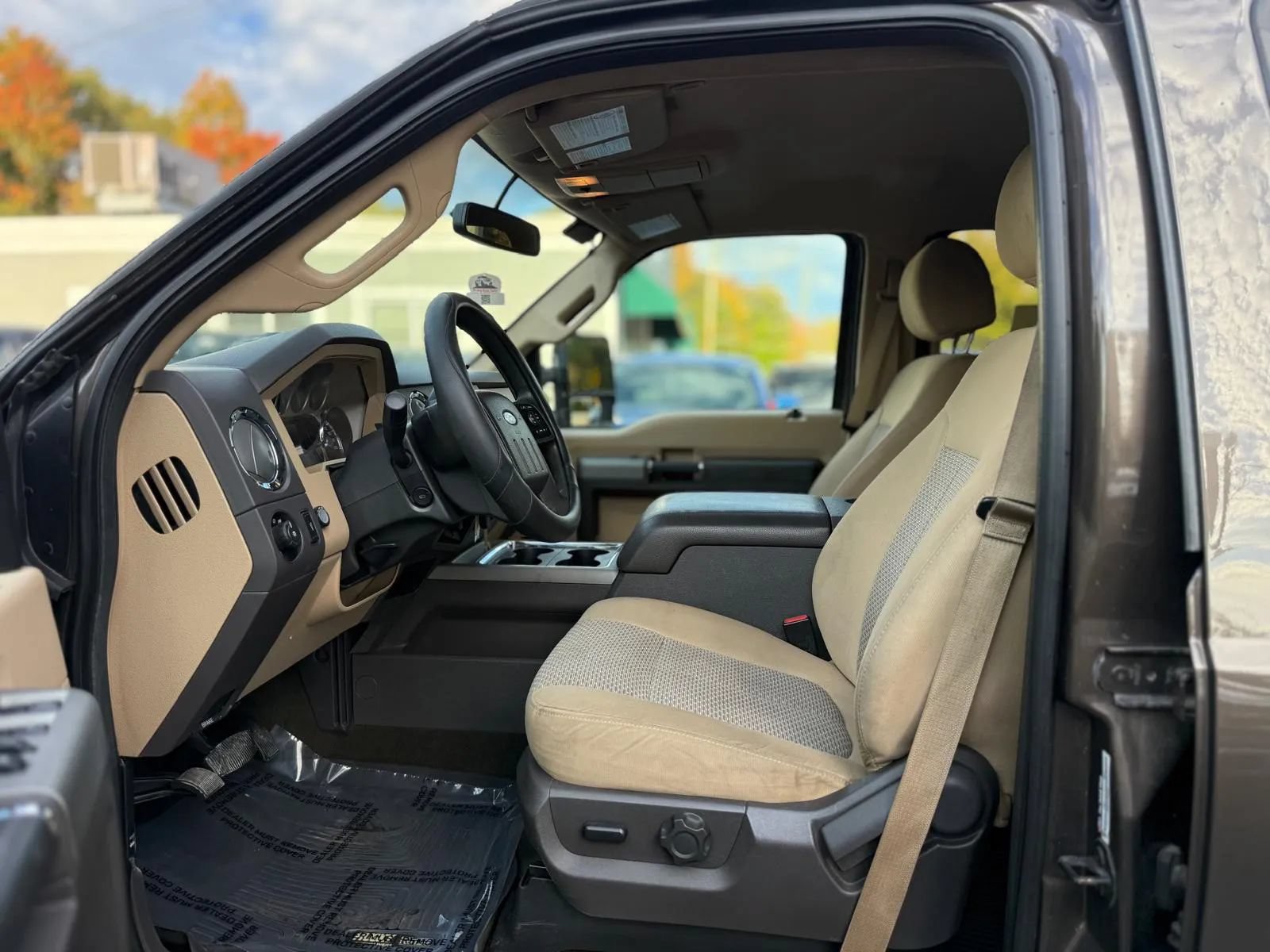 Used 2016 Ford F250 XLT w/ XLT Premium Package AWD/4WD image 8