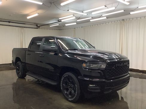 New 2026 RAM 1500 Express AWD/4WD image 3