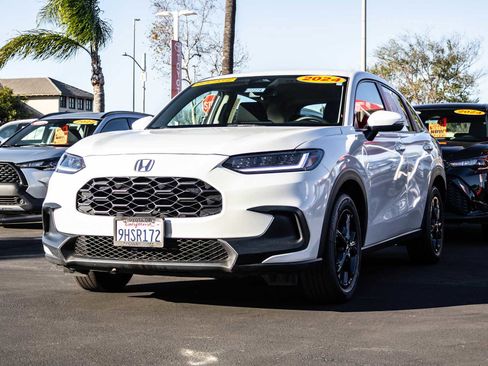 Used 2024 Honda HR-V LX image 3