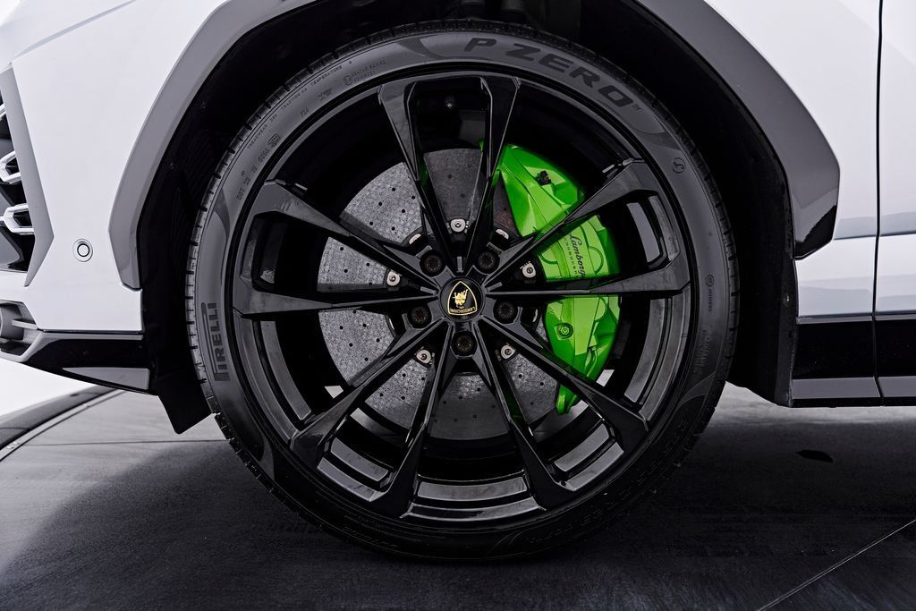 Used 2021 Lamborghini Urus AWD/4WD image 3