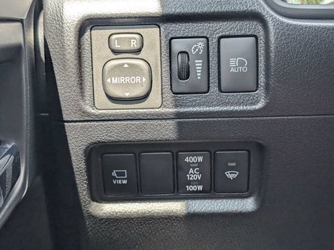 Used 2022 Toyota 4Runner Limited AWD/4WD image 30
