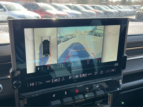 Used 2024 GMC Hummer EV 3X w/ LPO, Illumination Package image 38