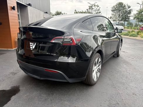 Used 2023 Tesla Model Y Long Range AWD/4WD image 8