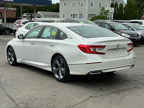 Used 2018 Honda Accord Touring image 5
