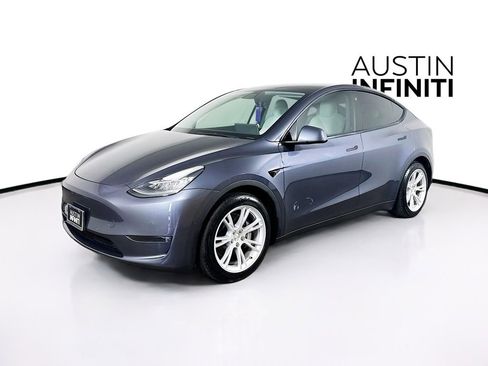 Used 2022 Tesla Model Y Long Range AWD/4WD image 3