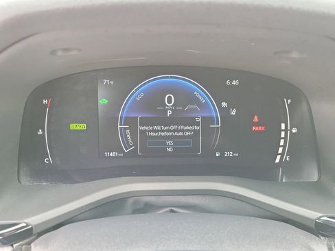 Used 2025 Toyota Camry SE FWD image 3
