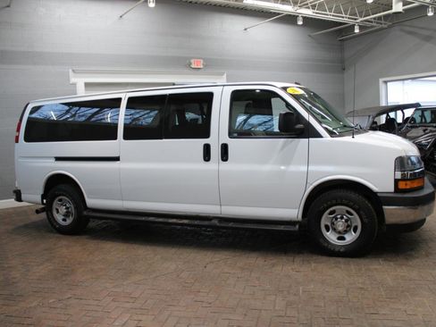 Used 2019 Chevrolet Express 3500 LT w/ LT Preferred Equipment Group image 7