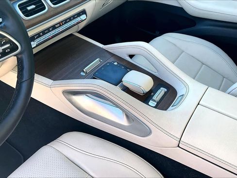 Certified 2022 Mercedes-Benz GLS 450 4MATIC image 17