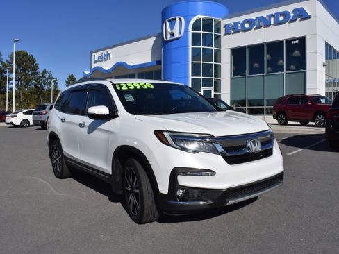 Used 2020 Honda Pilot Touring image 1