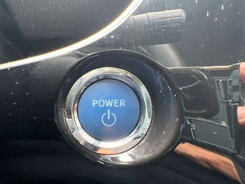 Used 2022 Toyota Prius LE AWD/4WD image 16