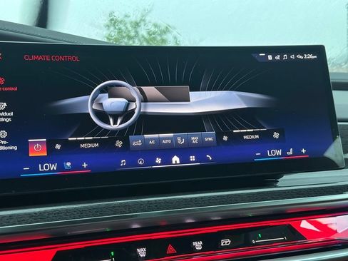 New 2026 BMW 750e xDrive w/ Executive Package AWD/4WD image 38