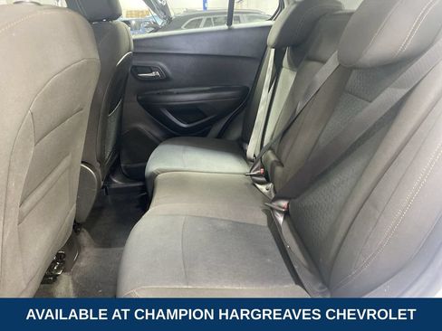 Used 2018 Chevrolet Trax LS AWD/4WD image 33