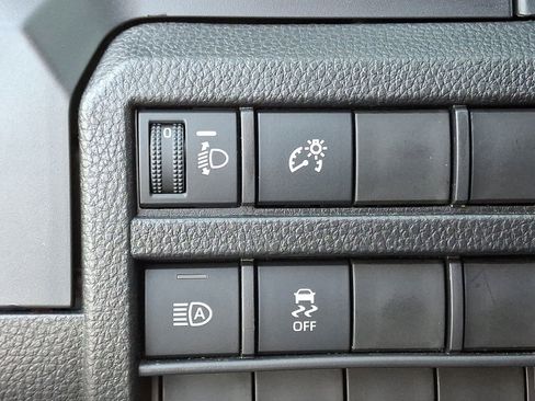 Certified 2025 Toyota Tacoma SR image 26