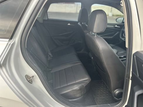 Used 2021 Volkswagen Jetta SE FWD image 12