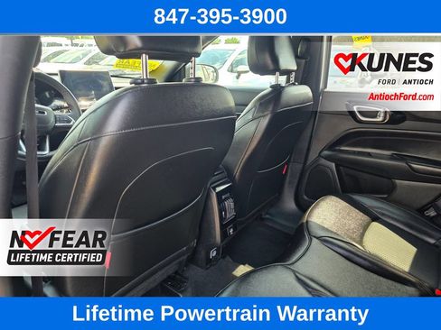 Used 2025 Jeep Compass Trailhawk AWD/4WD image 21