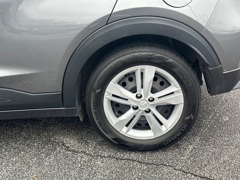 Used 2024 Nissan Kicks S image 19