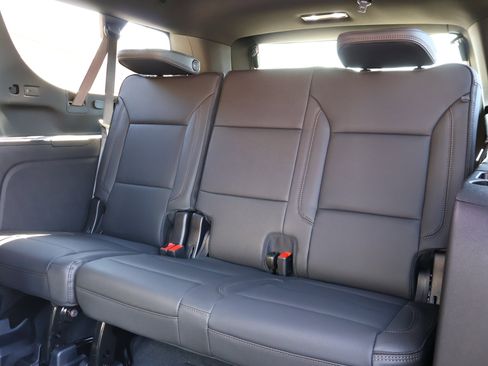 New 2026 Chevrolet Suburban High Country image 28