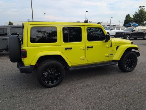Used 2022 Jeep Wrangler Unlimited Sahara w/ Cold Weather Group AWD/4WD image 5