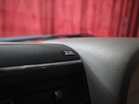 Used 2017 Lincoln Navigator Select image 25