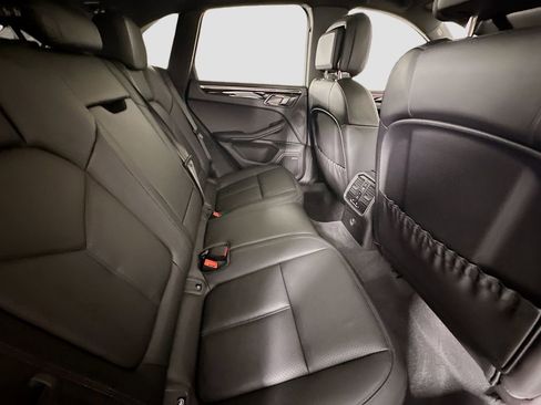 Certified 2026 Porsche Macan image 29