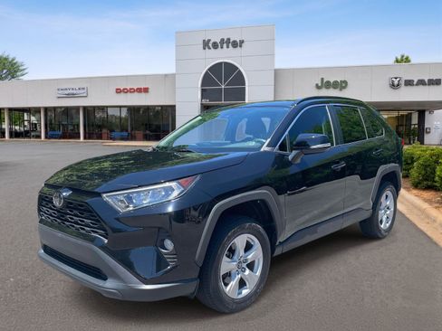 Used 2021 Toyota RAV4 XLE FWD image 1