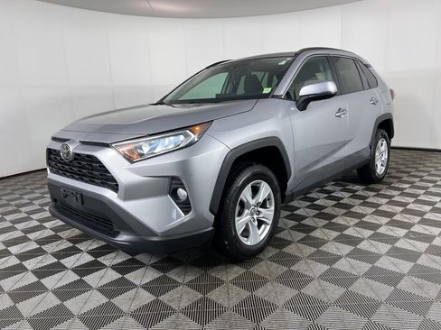 Used 2020 Toyota RAV4 XLE image 13