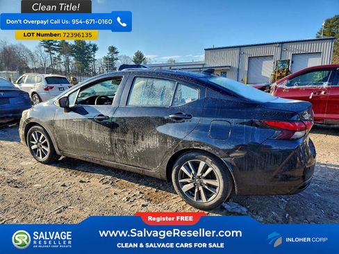Used 2021 Nissan Versa SV image 3