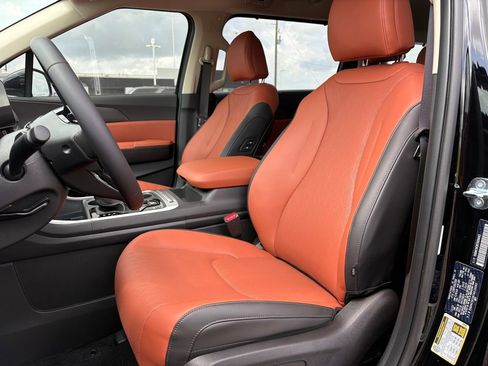 New 2026 Kia Carnival EX FWD image 11