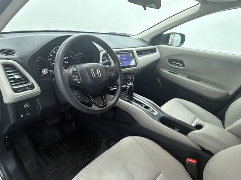 Used 2018 Honda HR-V EX image 12