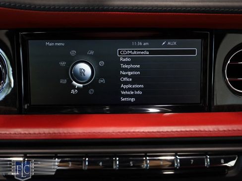 Used 2017 Rolls-Royce Phantom Drophead Coupe RWD image 31
