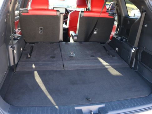 Used 2023 Toyota Highlander XSE image 34