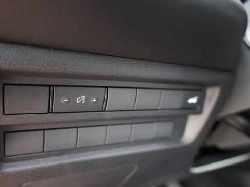 Used 2025 Mitsubishi Outlander SEL image 16