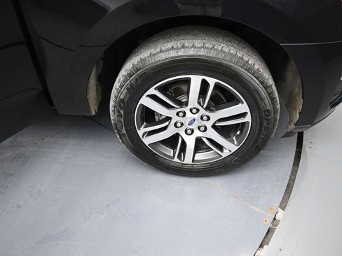 Used 2023 Ford Expedition Limited image 10