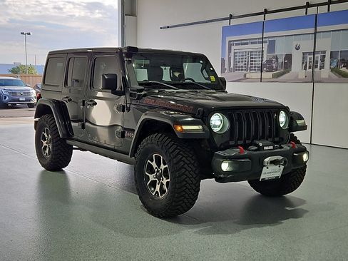Used 2018 Jeep Wrangler Unlimited Rubicon w/ Dual Top Group AWD/4WD image 2
