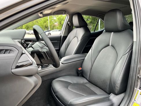 Used 2023 Toyota Camry XSE FWD image 22