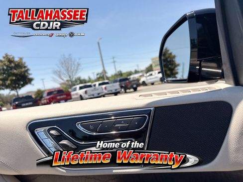 Used 2019 Lincoln Navigator Reserve AWD/4WD image 14