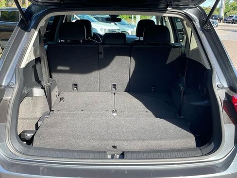 Used 2022 Volkswagen Tiguan SE FWD image 13