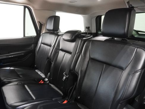 Used 2024 Ford Expedition XLT AWD/4WD image 12