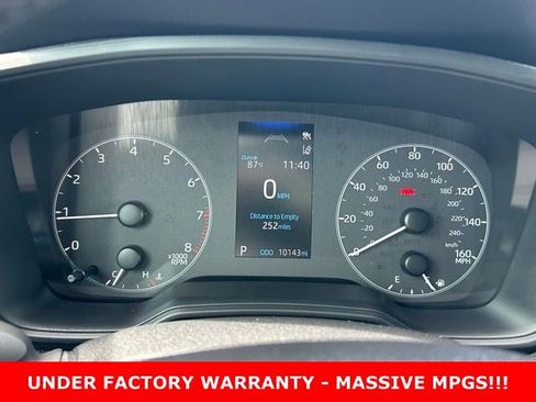 Used 2025 Toyota Corolla Cross LE FWD image 18