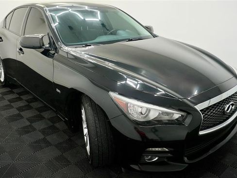 Used 2017 INFINITI Q50 Signature Edition w/ All Weather Package (L93) image 10